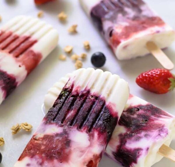 Helado de yogurt y frutos rojos whatsapp image 2025 05 02 at 18.24.16