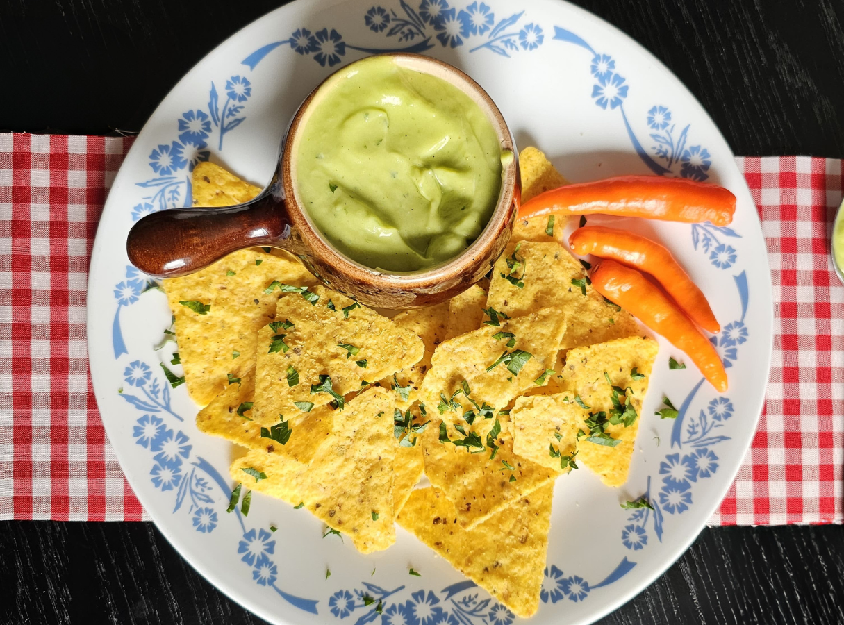 tostadas de Atún con griego natural guacamole