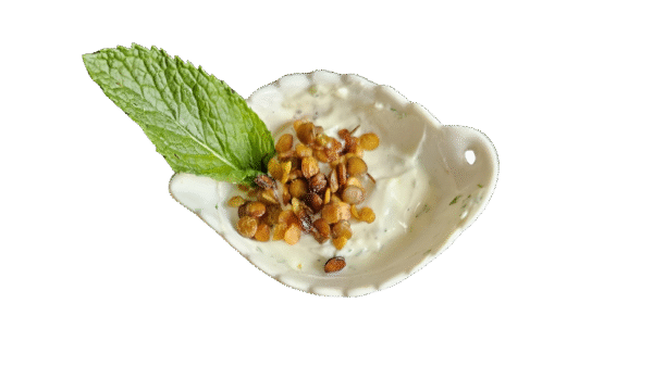 aderezo de yogurt con lentejas crocantes food & restaurant service website in white and black photographic style (21)